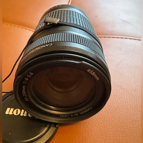 New Canon EFS 55-250 Telephoto Lens with Textured Grip